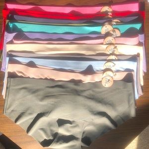 NWT Pack of 12 laser cut bikini underwear - Size M
